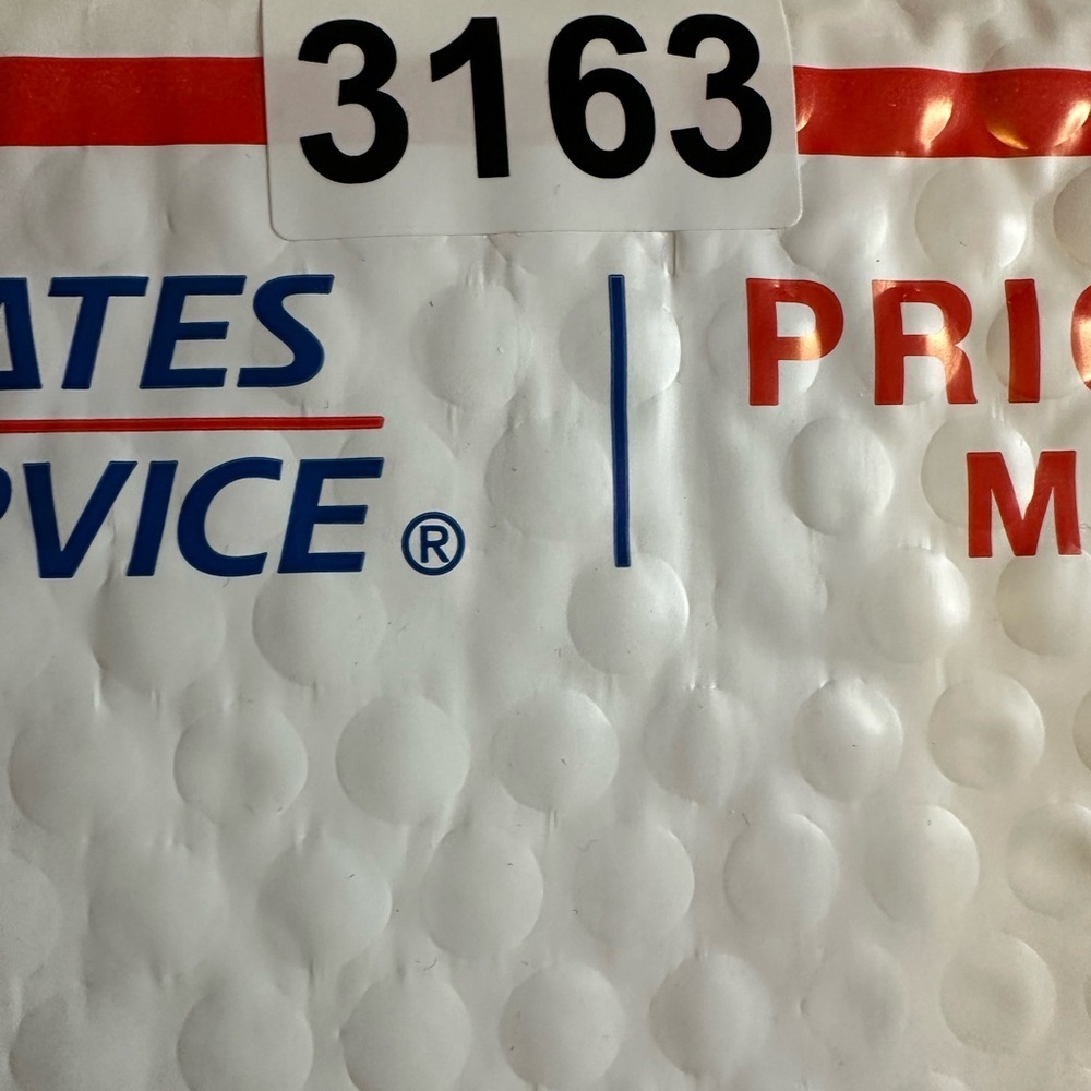 🩵5/$8 Gold and White Striped Gift Bags - Picture 2 of 2